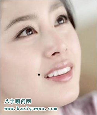 嘴角有痣